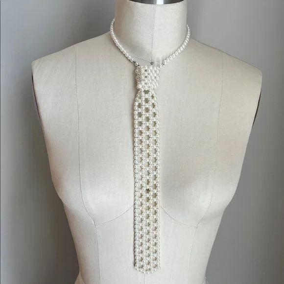 VINTAGE Hong Kong Faux Pearl Knotted Tie Bolo Necklace - Picture 3 of 10